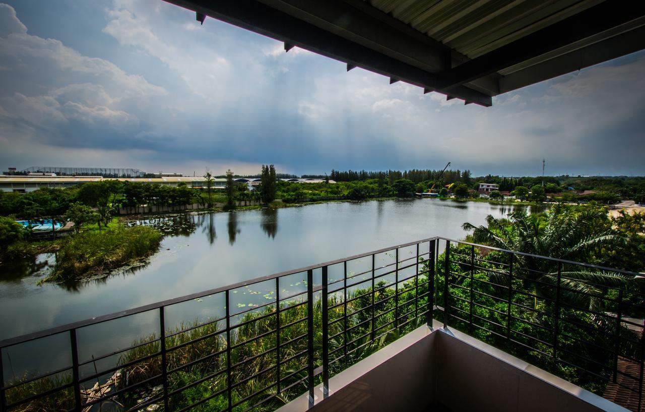 Na Siri Lake View Samut Prakan Eksteriør billede