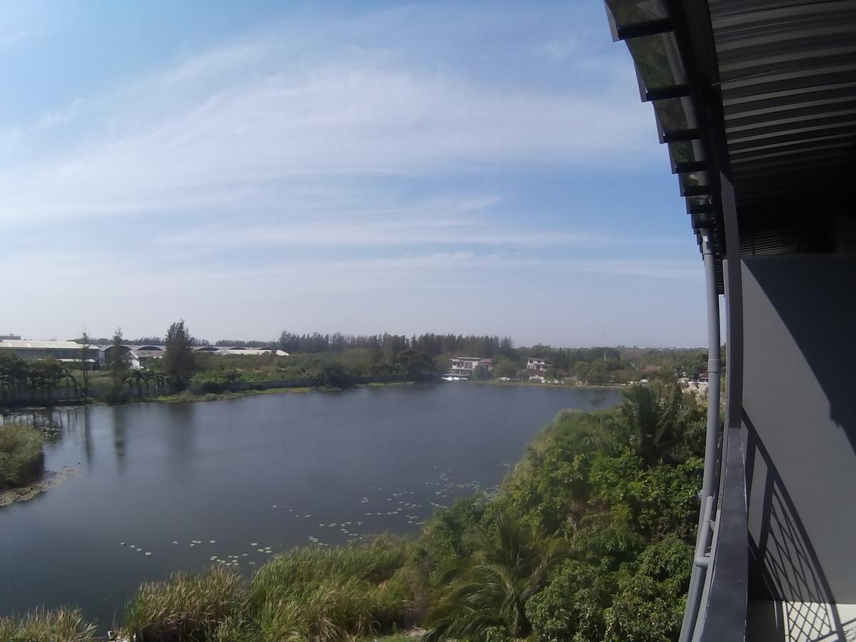 Na Siri Lake View Samut Prakan Eksteriør billede